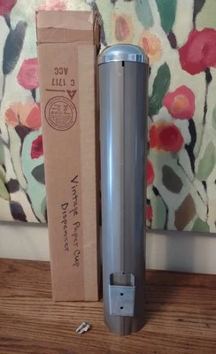 Dispensador de vasos de metal vintage Sweetheart vasos de montaje en pared utilería Foto 1 de 4