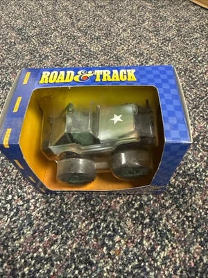 NIP Maisto Road & Track Jeep - 4x4 Friction Truck - Image 1 of 4