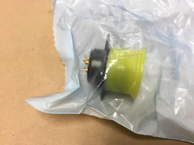 (1 PC)   SOURIAU   851-02E-14-5P50   Circular MIL Spec Connector 5P RECEP  - Image 1 of 3