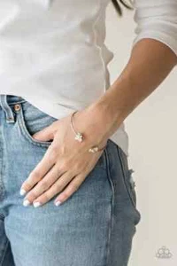 Paparazzi"Going For Glitter"Golden Topaz & White Rhinestone Silver Cuff Bracelet - Picture 1 of 2