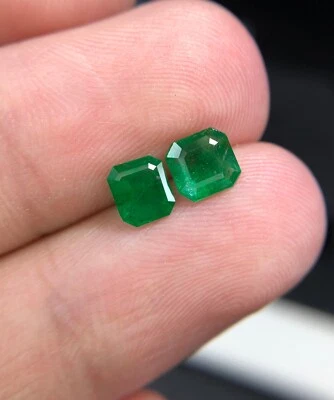 1.25 Ct Natural Swat Emerald Green Color Emerald Cut 2 Piece Gemstone From Swat - Image 1 of 4