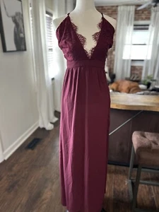 Tobi Maxi Dress Burgundy Wine Maroon NEW NWT Size M - Picture 1 of 8