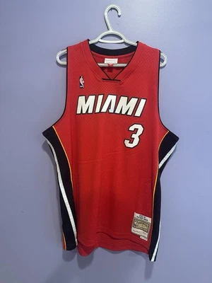 Camiseta deportiva Mitchell & Ness 05-06 Dwyane Wade Miami Heat Swingman para hombre talla XL Foto 1 de 4