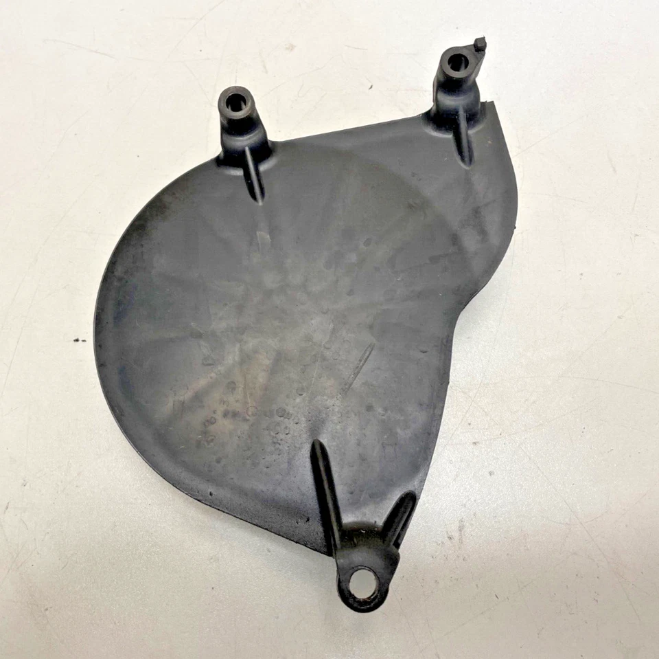 Cubierta interior del piñón de cadena Yamaha TDM850 (4TX) 1996 3LD154180000 Foto 1 de 2