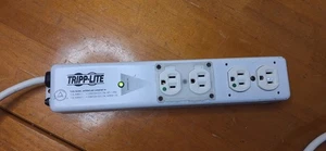 Tripp Lite PS-415-HGULTRA Bande d'alimentation de qualité médicale hospitalière 4 prises 12 A - Photo 1/3