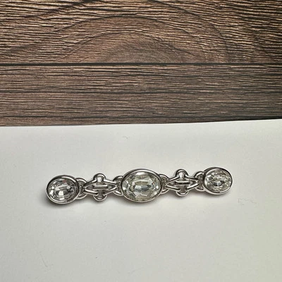 Broche de barra de diamantes de imitación Monet tono plata - por favor leer Foto 1 de 4