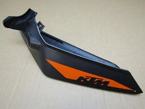 Panel trasero izquierdo KTM 125 Duke 22 2023 8.720 millas (14582) - Imagen 1 de 6