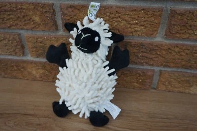 GO DOG Fuzzy Wuzzy Lamb Peluche Chirriante Chirrido Perro Juguete con Tecnología de Protector Masticable Foto 1 de 4