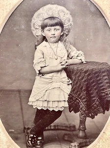 TINTYPE OF THE MOST ADORABLE CHILD STANDING FULL LENGTH - IN NICE ANTIQUE FRAME - Picture 1 of 6