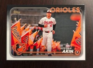 2024 Topps Update Keegan Akin SSP Golden Mirror Image Variation - Picture 1 of 2