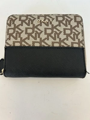 Cartera DKNY Vela Logo Pequeña Cremallera Alrededor Marrón y Negra Foto 1 de 4
