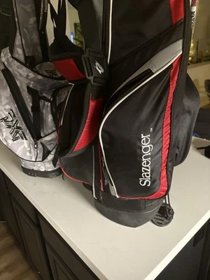 Nueva bolsa de pie de golf Slazenger roja/negra 7 ranuras con cubierta para lluvia Foto 1 de 4