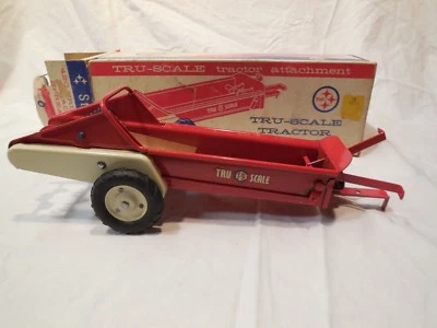  TRU SCALE TOY SPREADER IN BOX - Image 1 of 4