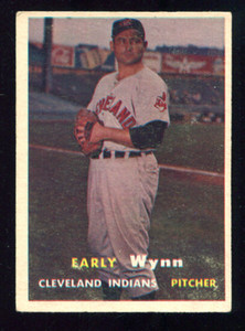 1957 Topps Baseball #40 Early Wynn Card - VGEX  #0186