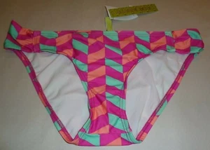 Gianni Bini Size Medium TAB SIDE PANT Fuchsia Chevron New Bikini Bottom Swimwear - Picture 1 of 7