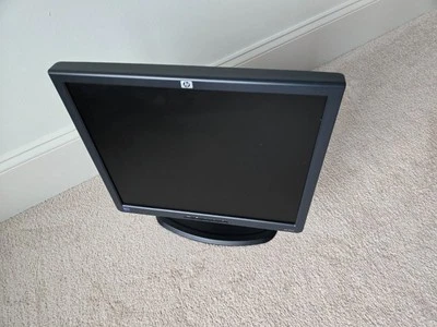 HP L1745 GE178A 17" LCD Flat Panel Computer Monitor - Grade A - Image 1 of 4