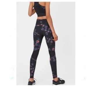 Sweaty Betty Women's Mid Rise Floral Capri Leggings Purple Grey Size S - Picture 1 of 9