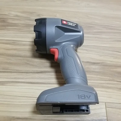 Luz de trabajo inalámbrica Porter Cable 18V PC1800L tipo 1, solo herramienta  Foto 1 de 4