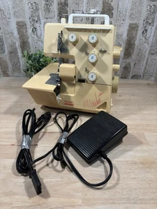 Vintage 1990s Bernette For Bernina 004D⭐️Electric Serger Overlock Sewing Machine - Picture 1 of 13