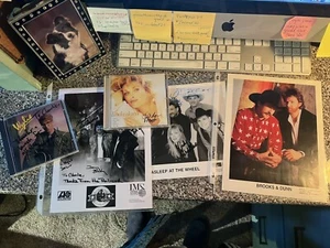 COUNTRY FAN 4 PACK INCLUDING Brooks & Dunn Wylie Linda Davis And More! - Picture 1 of 7