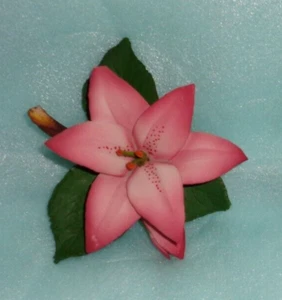 PINK TIGER LILY CAPODIMONTE MADE IN ITALY-LOVELY,FRAGILE POTTERY-EXCELLENT! - Picture 1 of 5