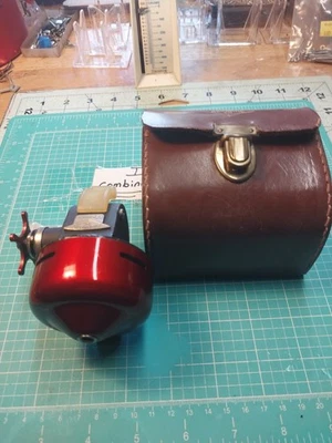 Carrete Abu Matic 60 vintage en estuche usado ambos buen estado funciona muy bien Foto 1 de 4