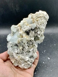 895 Grams Aquamarine With Tourmaline Inclusion And Mica Cluster Specimen. - Picture 1 of 19