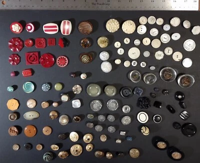 Antique & Vintage Buttons 125+ Mixed Lot  Plus 31 Vintage Buttons Sets On Cards - Image 1 of 4