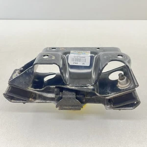 19-24 RAM 2500 3500 TRANSMISSION MOUNT SUPPORT BRACKET 52121938AE OEM - Picture 1 of 8