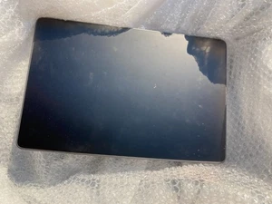 TESLA MODEL 3 CENTER MONITOR 2017-2023 1089543-00-! Chipped - Picture 1 of 5