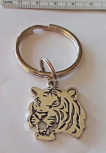 Dije de mascota cara de tigre de plata PELTRE 27x24 mm en un llavero de 27 mm - Imagen 1 de 3