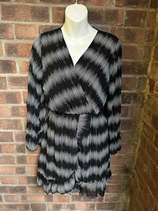 BNWT Black Grey Gold V Neck Ruffle Short Dress Size 8 Mirror Image Chiffon - Picture 1 of 5