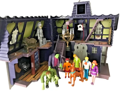 Scooby doo Manoir maison Hantée et figurines Hanna Barbera Scoobydoo scoubidou - Immagine 1 di 4