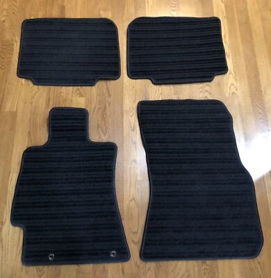 4 alfombrillas para SUBARU LEGACY OEM 2010-2014 J501SAJ200 NEGRAS GENUINAS NUEVAS Foto 1 de 4
