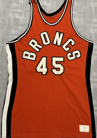 Authentic Vintage Spanjian Boise State Broncos Game Used Basketball Jersey Cover