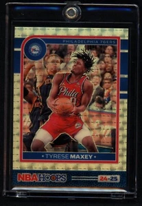 2024-25 NBA Hoops - 1 of 1 - Tyrese Maxey Gold Vinyl #84 /1 - Bild 1 von 3