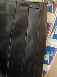 CHANEL 01P RUNWAY CHANEL LOGO-GORGEOUS CLASSIC BLACK LEATHER PLEATED SKIRT 40 - Picture 1 of 12