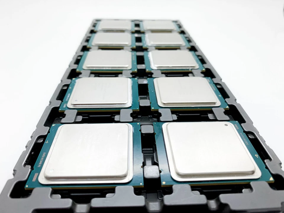 Intel Xeon E5-2650v2 2.6GHz 8-Core CPU server Processor PN: SR1A8 - Image 1 of 4