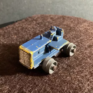 Lesney/Matchbox No. 8 Caterpillar Tractor Blue* Die-cast Construction Vehicle - Picture 1 of 10