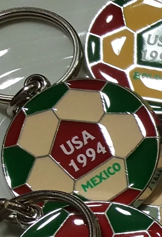 VINTAGE 1994 WORLD CUP USA, MEXICO KEYCHAIN Cover