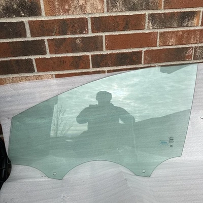 Vidrio de ventana de puerta del conductor delantero izquierdo Ford Focus 2012-2018 OEM Foto 1 de 3