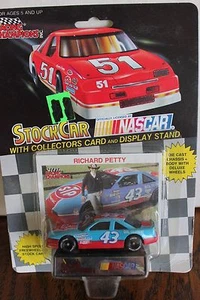1992 Racing Champions 1/64 Richard Petty #43 STP Pontiac Grand Prix - Picture 1 of 3