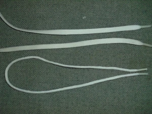 Schnürsenkel in weiß - verschiedene Längen  und Formen - Bild 1 von 2