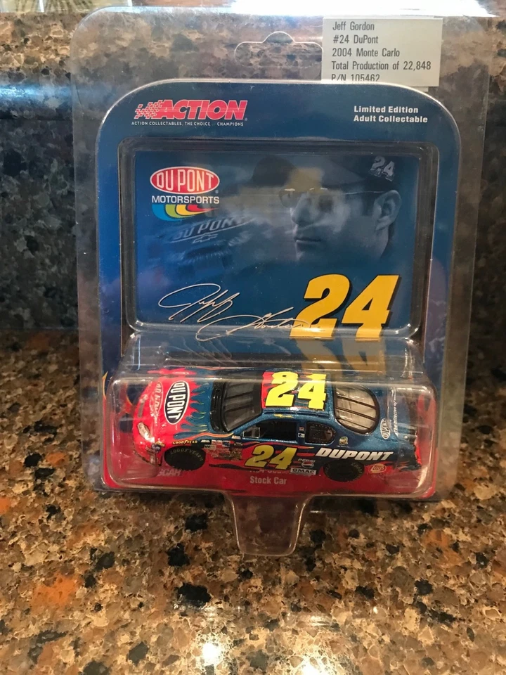 #24 Jeff Gordon Dupont 2004 Chevy Monte Carlo Action 1 64