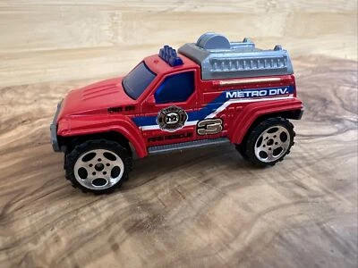 2003 Matchbox 4x4 Red Fire Truck Metro Division - Image 1 of 4