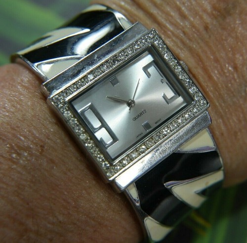 OFF WHITE OROLOGIO DA POLSO A20 vintage smalto bianco e nero strass bianco tono argento