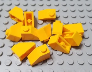 LEGO Classic Friends Lot of 12 Bright Light Orange 2x1 Slope Pieces - Picture 1 of 1