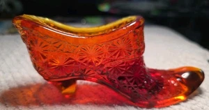Zapatilla de cristal ámbar con botón margarita brilla 6 pulgadas X 2,5 pulgadas X 1,75 pulgadas - Imagen 1 de 18