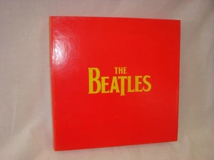 BEATLES superb rare U.S. box set "The Beatles on Apple"  with 4 singles & poster - Bild 1 von 5