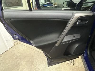 Toyota Rav4 2015 panel de moldura de puerta trasera lado del conductor Foto 1 de 4